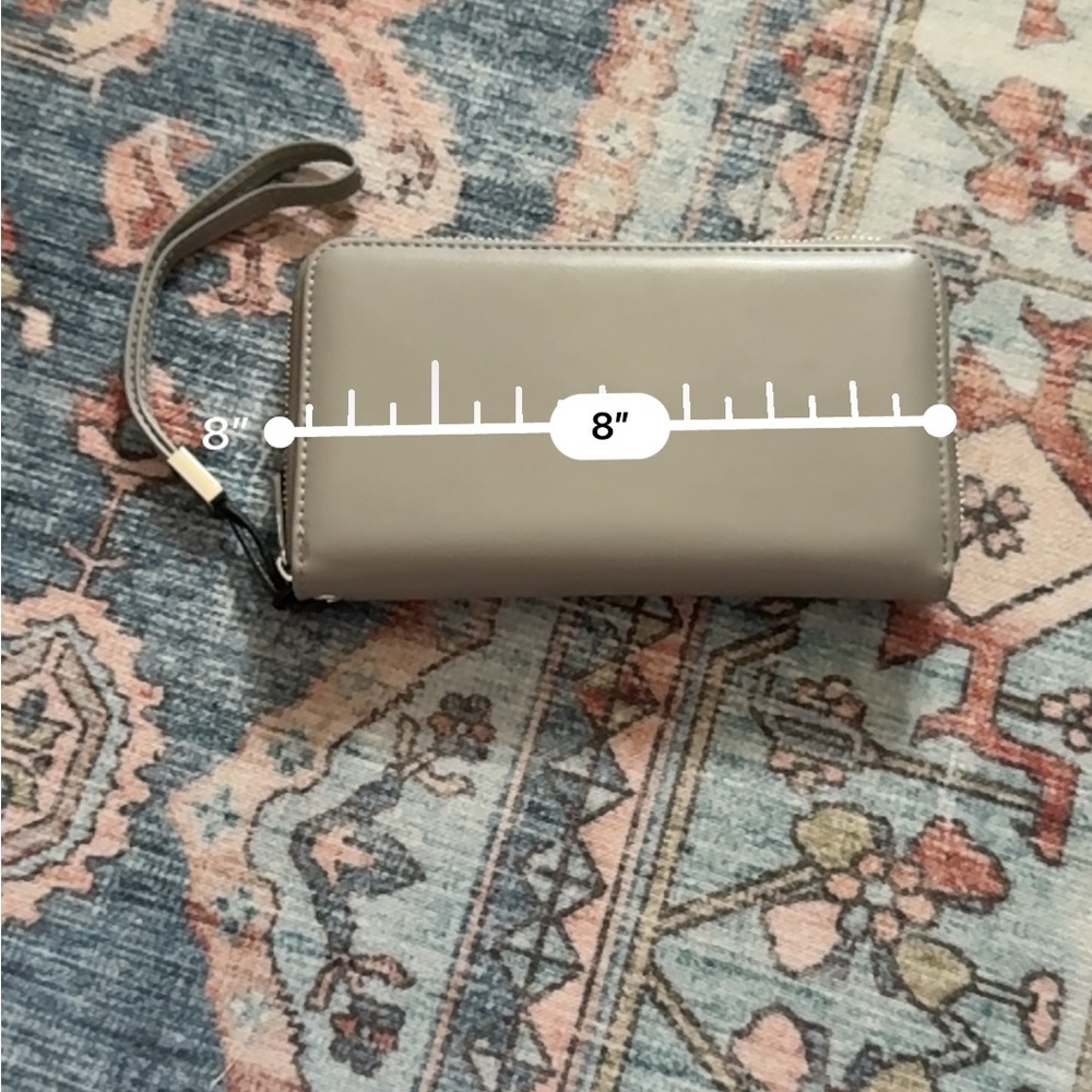 3/$15 🌟
Taupe Accordion Zip Around Wallet Wristlet Organizer Large Capacity - Picture 2 of 6